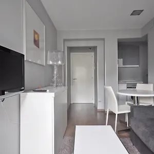 https://welcome-gros-hotel-apartaments.sansebastianhotels.net